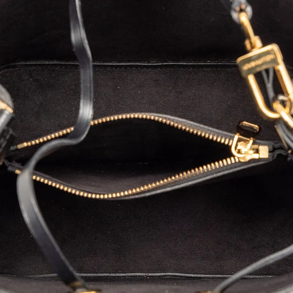 Louis Vuitton Epi Love Lock Neonoe Black Leather Good - Model View