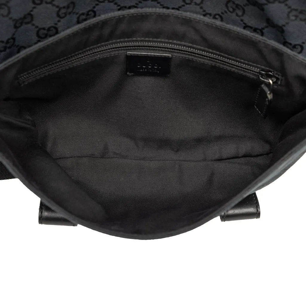 Gucci GG Canvas Belt Bag Black Very good - Model View