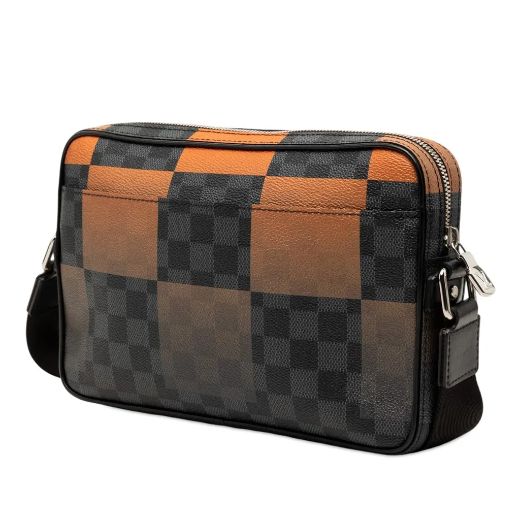 Louis Vuitton Damier Graphite Giant Alpha Messenger Bag Black Very good - Back View