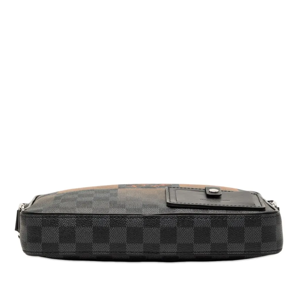 Louis Vuitton Damier Graphite Giant Alpha Messenger Bag Black Very good - Inside View