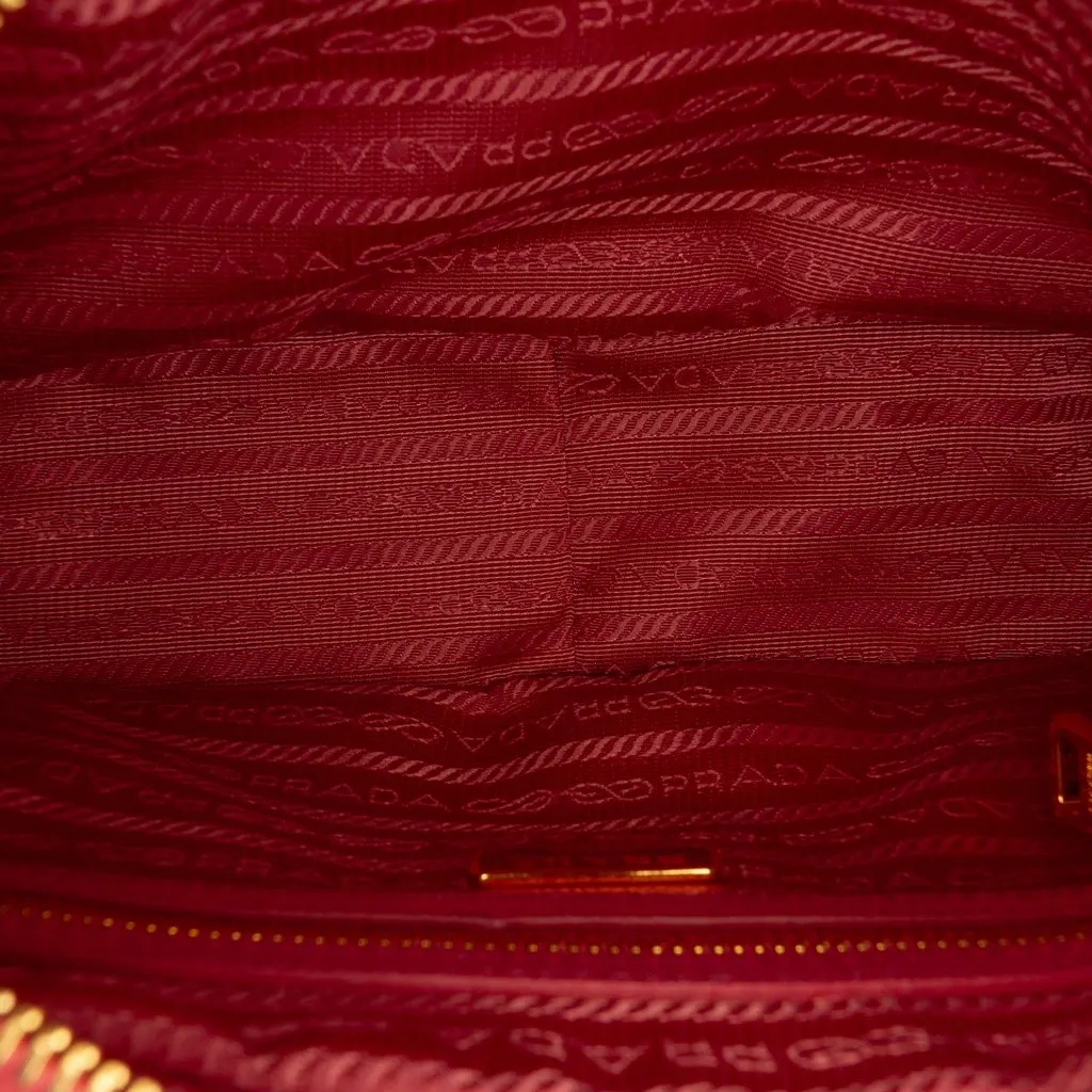 Prada Saffiano Double Zip Camera Bag Pink Leather Very good - Model View