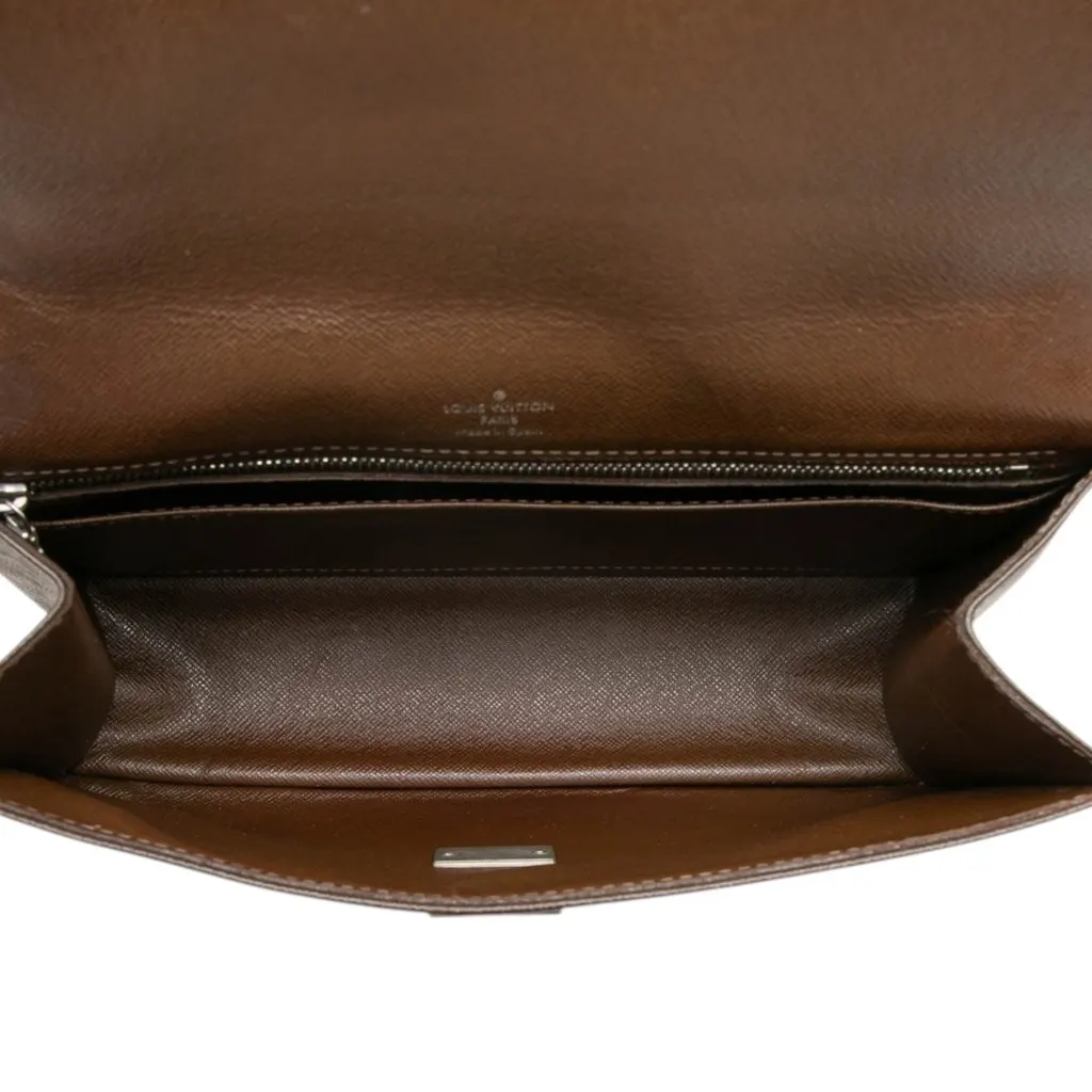 Louis Vuitton Taiga Selenga Brown Leather Very good - Model View