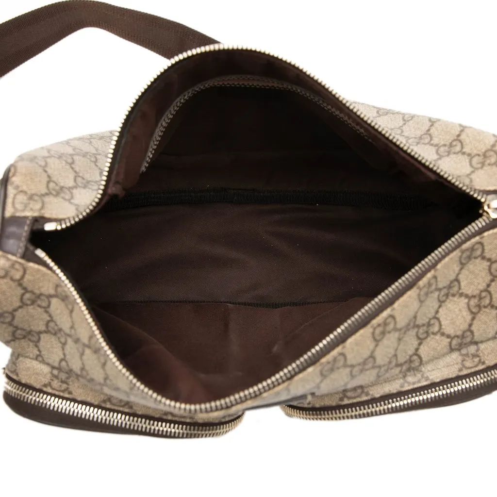 Gucci GG Supreme Double Pocket Crossbody Beige Canvas Very good - Model View