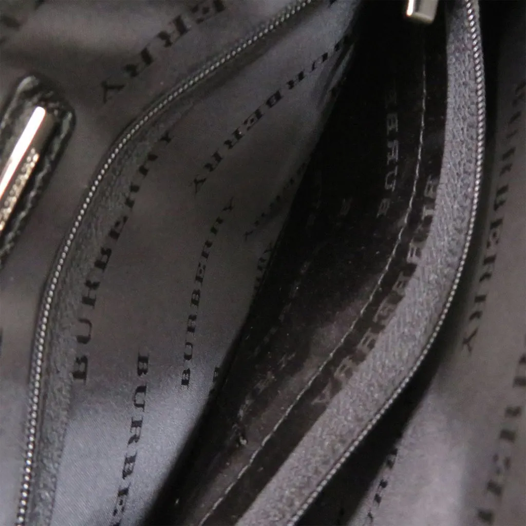 Burberry Leather Clutch Black Leather Very good - Model View