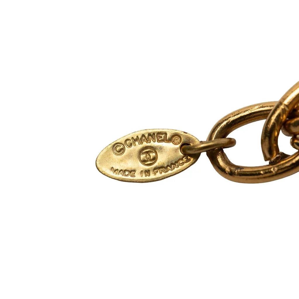 Chanel CC Gold Plated Oval Medallion Pendant Double Chain Necklace Gold Metal Very good - Model View