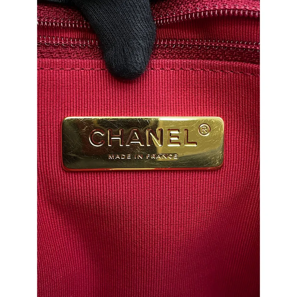 Chanel Medium Lambskin 19 Flap Black Leather Good - Box View