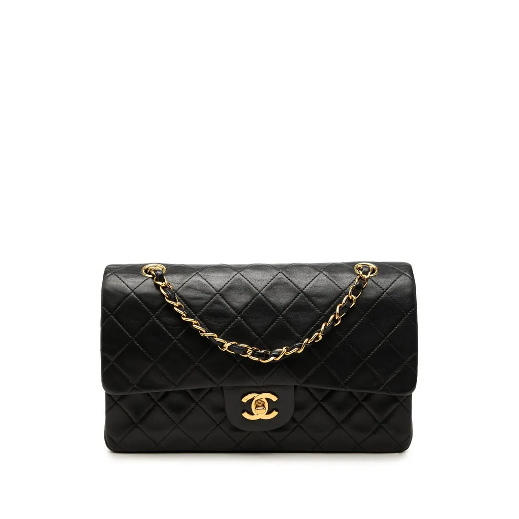Chanel متوسطة كلاسيك جلد الحمل مزدوجة بغطاء