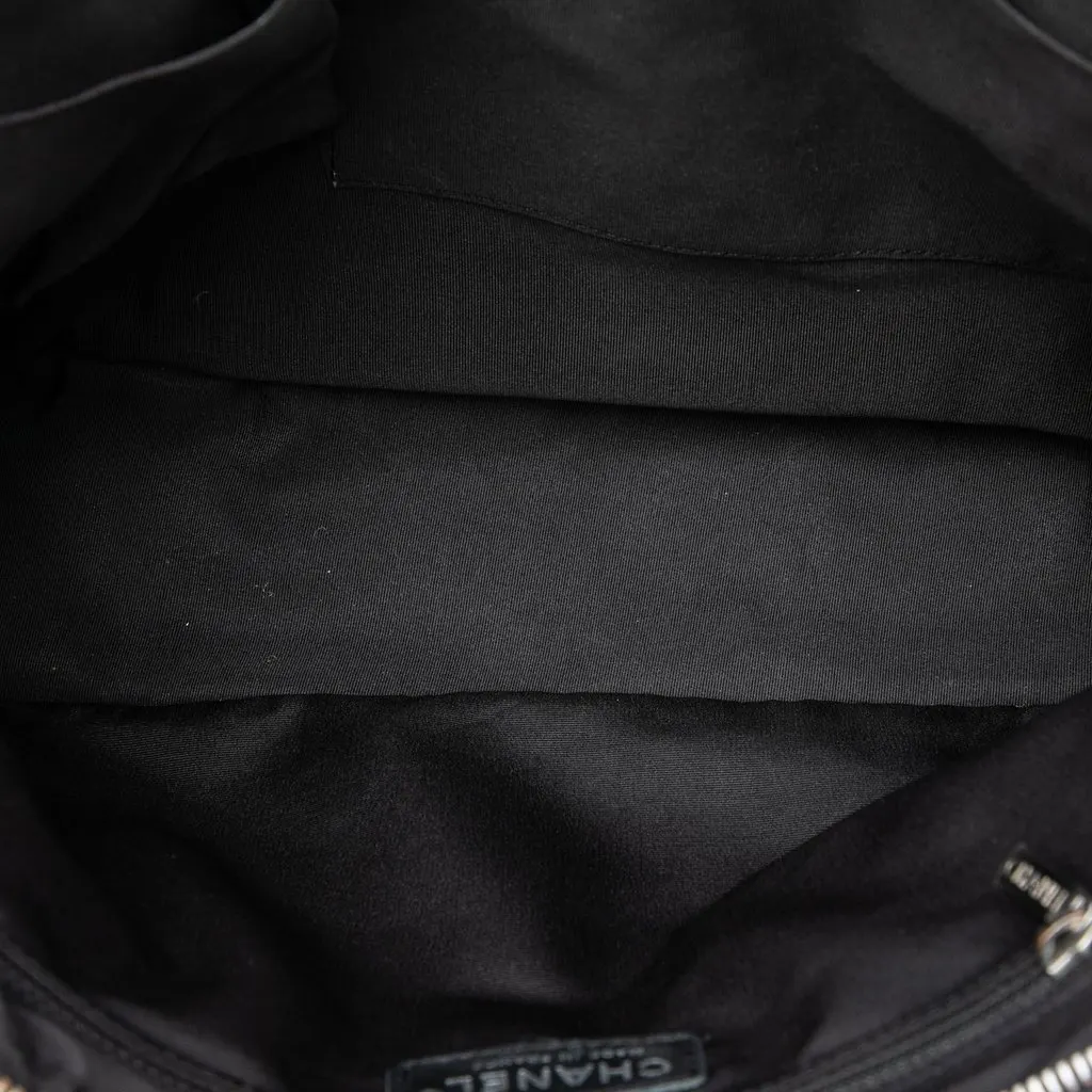 Chanel Large Quilted Patent In The Business Tote Black Leather Very good - Model View