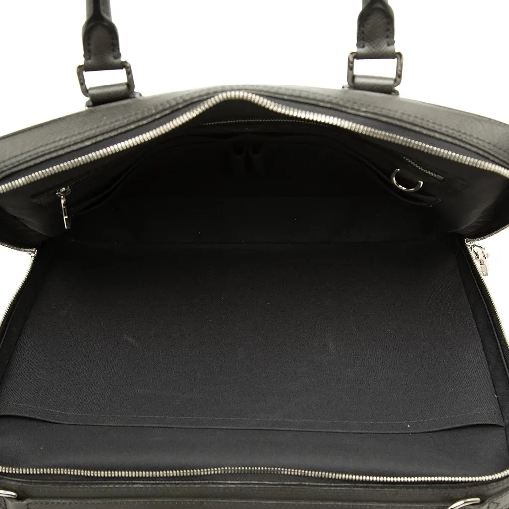 Louis Vuitton Taiga Neo Igor Briefcase Black Leather Very good - Model View