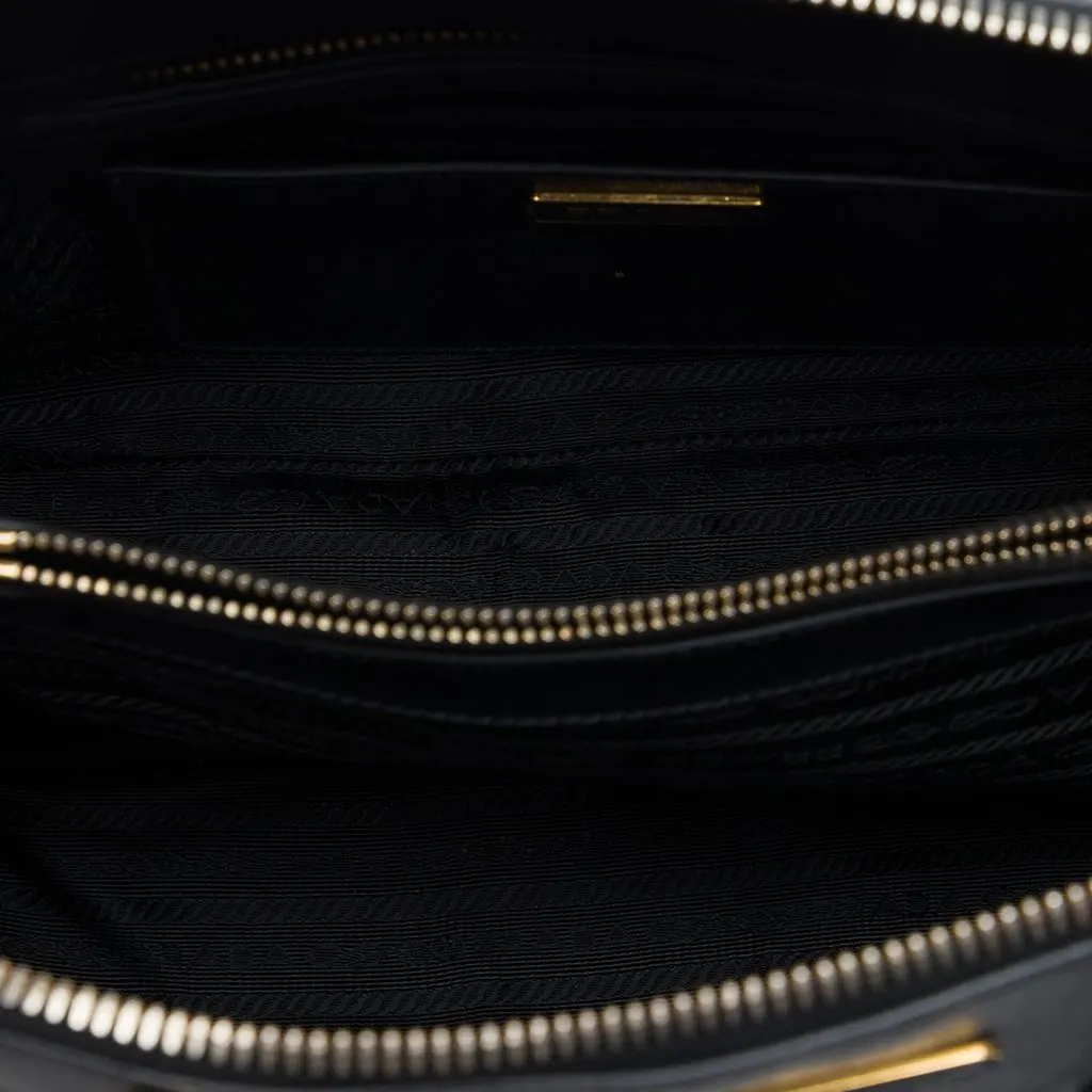 Prada Medium Saffiano Lux Promenade Satchel Black Leather Very good - Model View