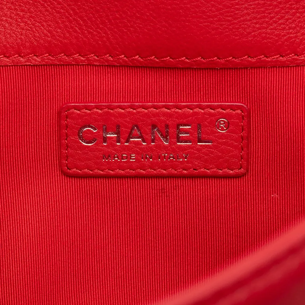 Chanel Old Medium Calfskin Boy Reverso Flap Red Leather Very good - Model View