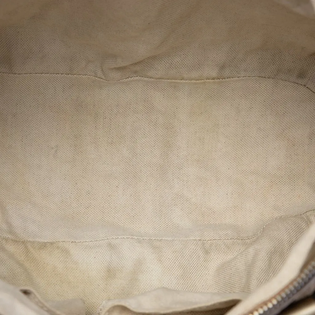 Gucci GG Canvas Sukey Satchel Beige Very good - Model View