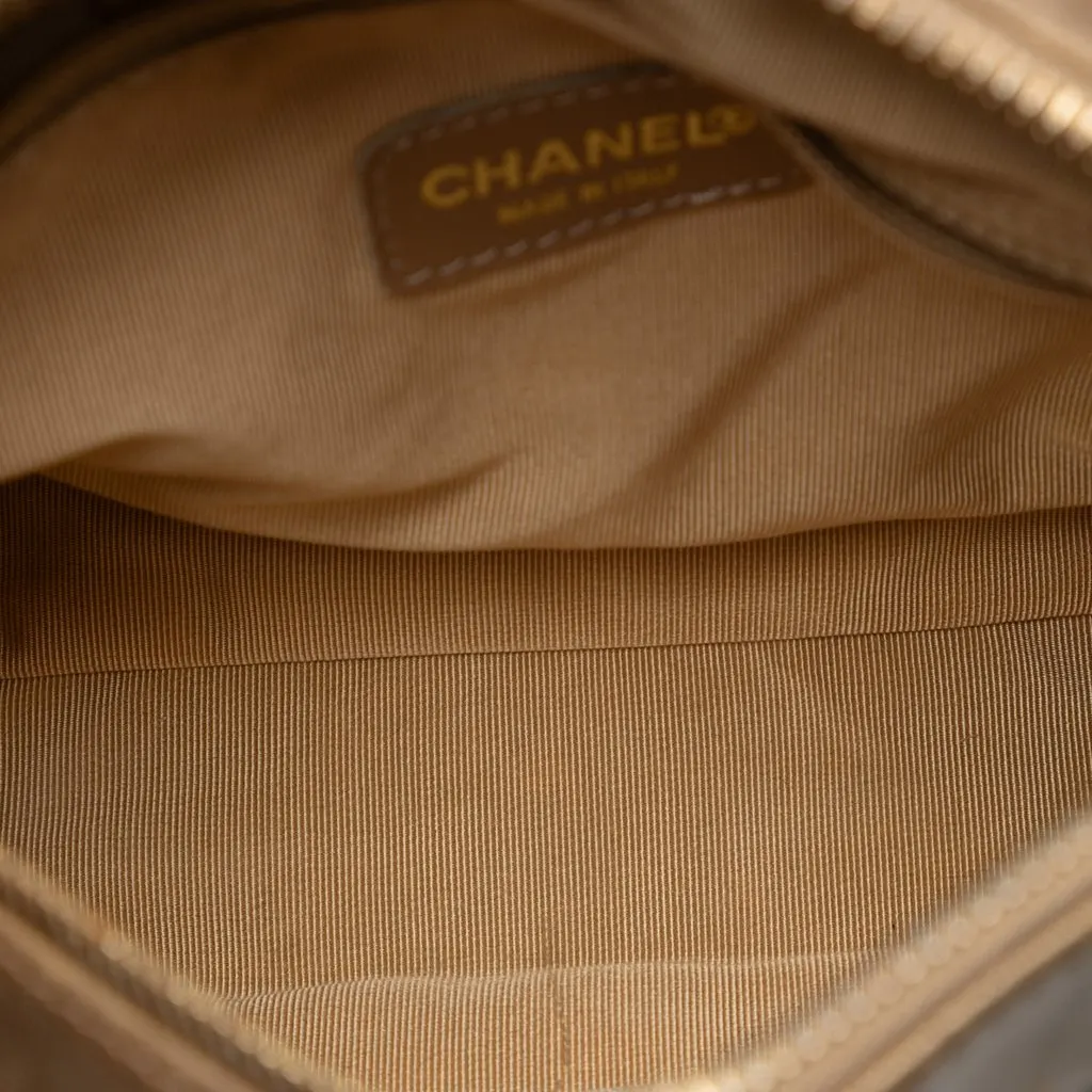 Chanel CC Chocolate Bar Metallic Lambskin Shoulder Bag Gold Leather Very good - Model View