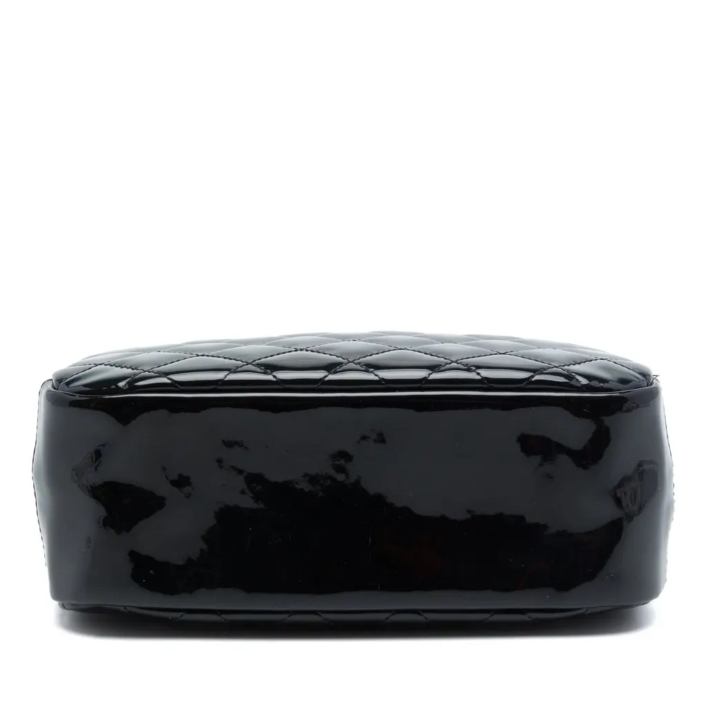 Chanel CC Quilted Patent Cosmetic Pouch Black Leather Very good - Inside View