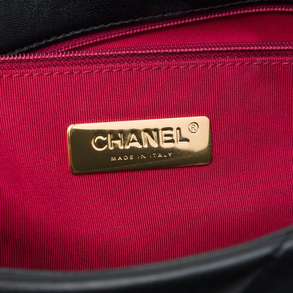 Chanel Maxi Lambskin 19 Flap Black Leather Very good - Box View