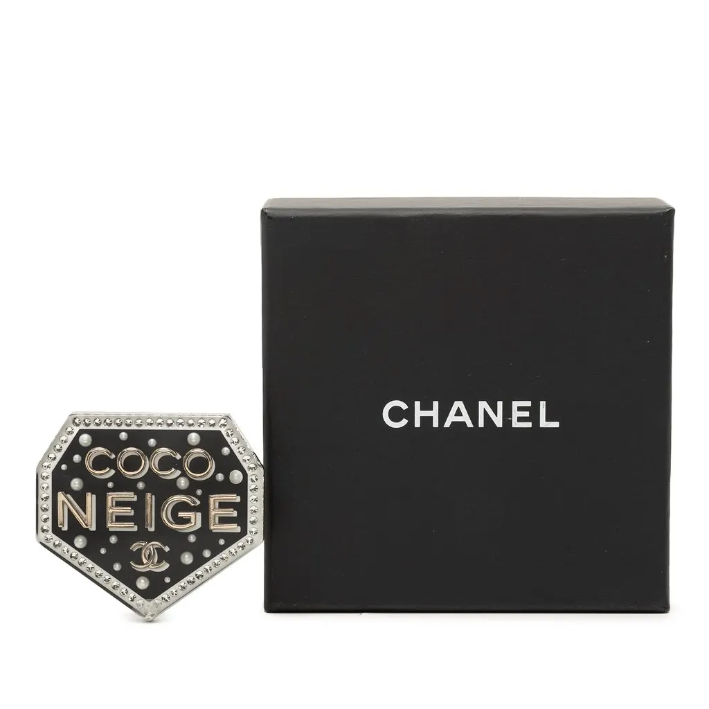 Chanel CC Resin Strass and Faux Pearl Coco Neige Pin Brooch Black Plastic Very good - Model View