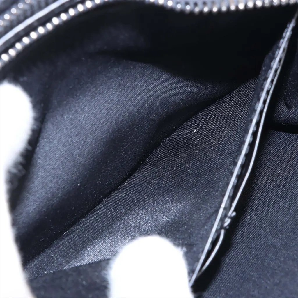 Dior Coated Canvas CD Diamond Messenger Pouch Black Very good - Model View
