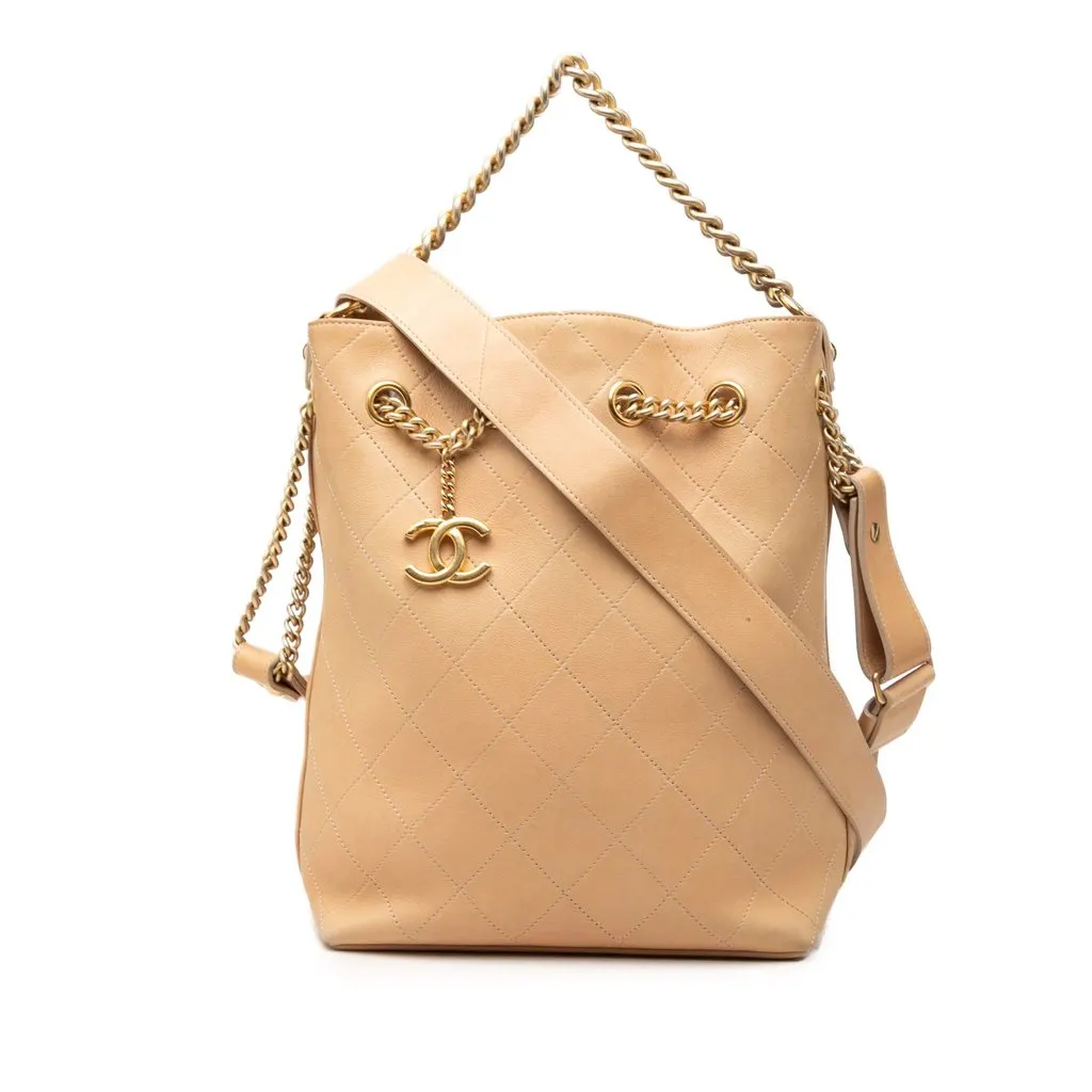 Chanel Large CC Quilted Calfskin On My Shoulder Drawstring Bucket Bag Beige Leather Very good - Front View