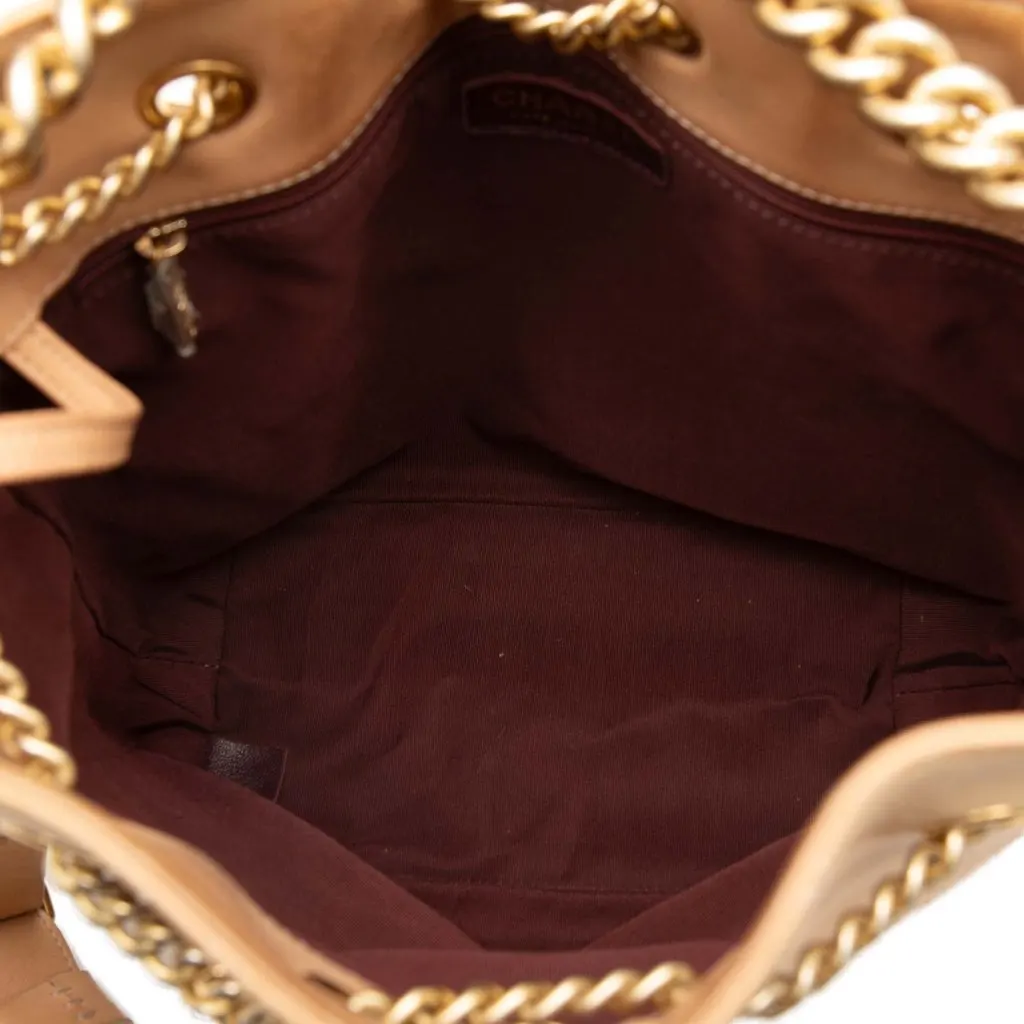 Chanel Large CC Quilted Calfskin On My Shoulder Drawstring Bucket Bag Beige Leather Very good - Model View