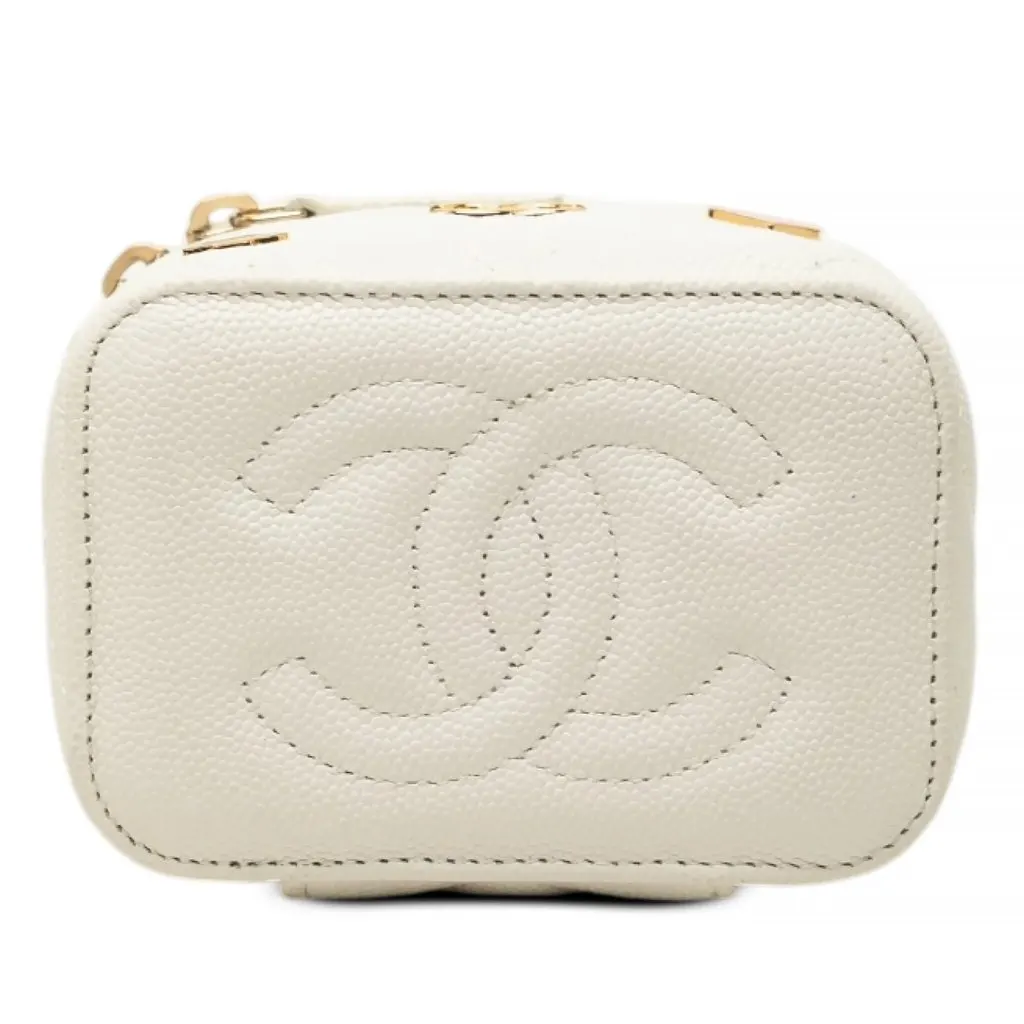 Chanel Mini Quilted Caviar Enamel Coco Casino Vanity Case With Chain White Leather Very good - Inside View