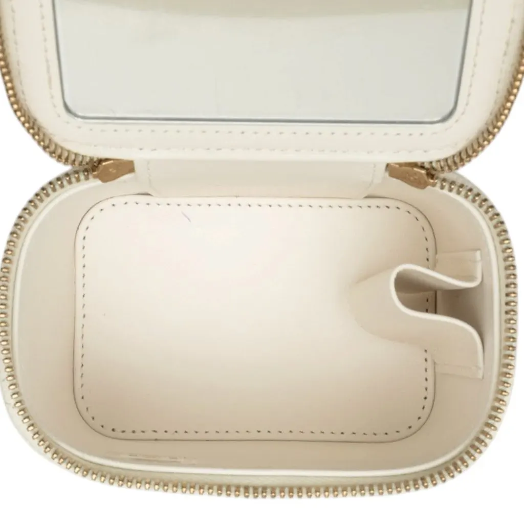 Chanel Mini Quilted Caviar Enamel Coco Casino Vanity Case With Chain White Leather Very good - Model View