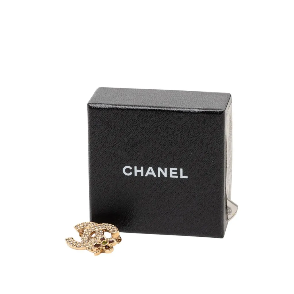 Chanel CC Gold Plated Strass Clover Leaf Pin Brooch Gold Metal Very good - Model View