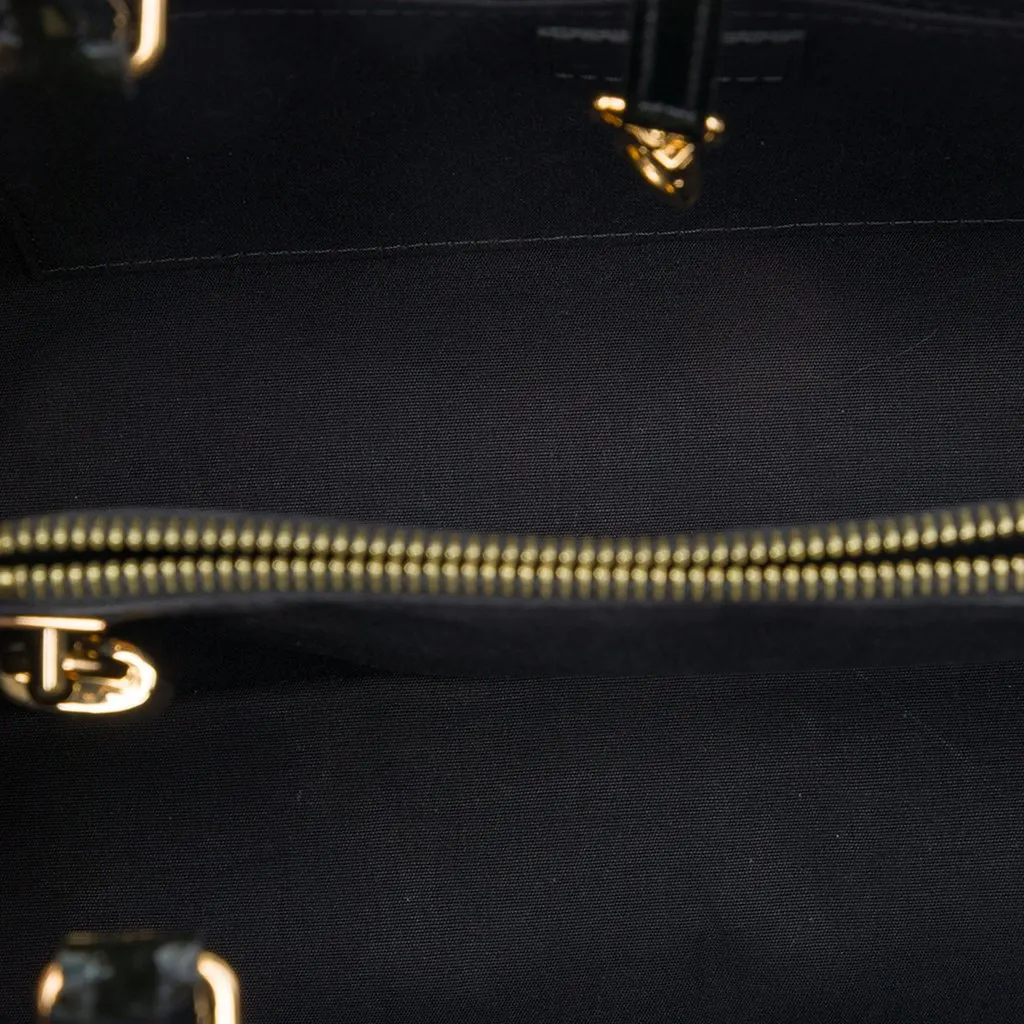 Louis Vuitton Monogram Vernis Montaigne MM Purple Leather Very good - Model View