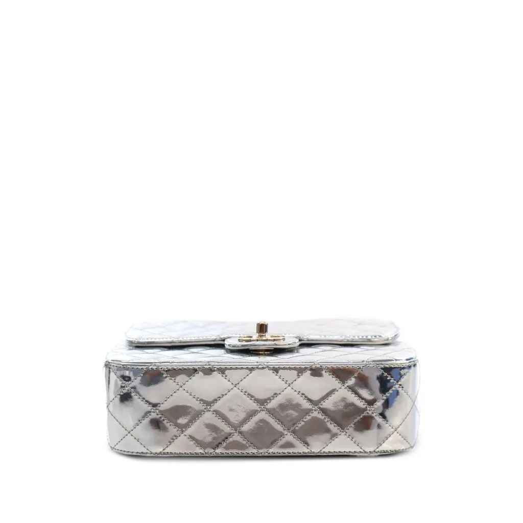 Chanel Quilted Metallic Mirror Calfskin Hollywood Boulevard Backpack Silver Leather Very good - Inside View