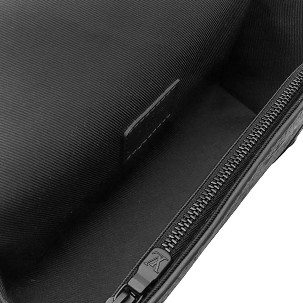 Louis Vuitton Monogram Taurillon Steamer Wearable Wallet Black Leather Very good - Model View