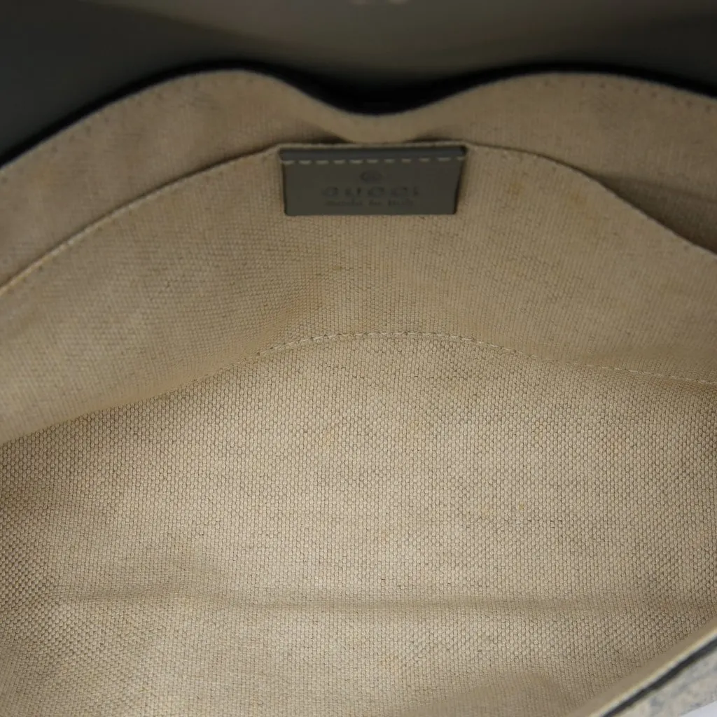 Gucci GG Supreme Flap Belt Bag Beige Canvas Very good - Model View