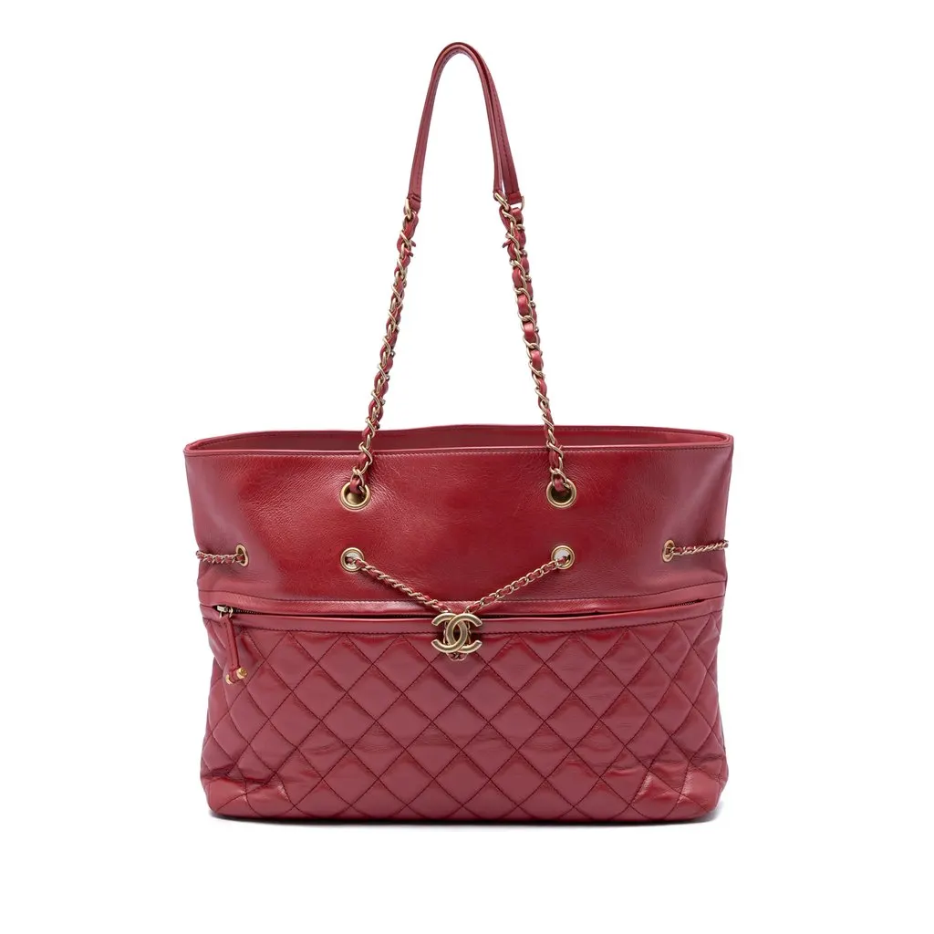 Chanel CC Quilted Calfskin Front Zip Drawstring Chain Tote Red Leather Very good - Front View