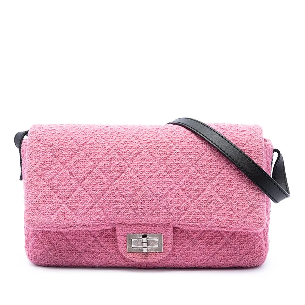 Chanel Jumbo Quilted Tweed Reissue 2.55 Easy Messenger Flap Pink Tweed Good - Front View