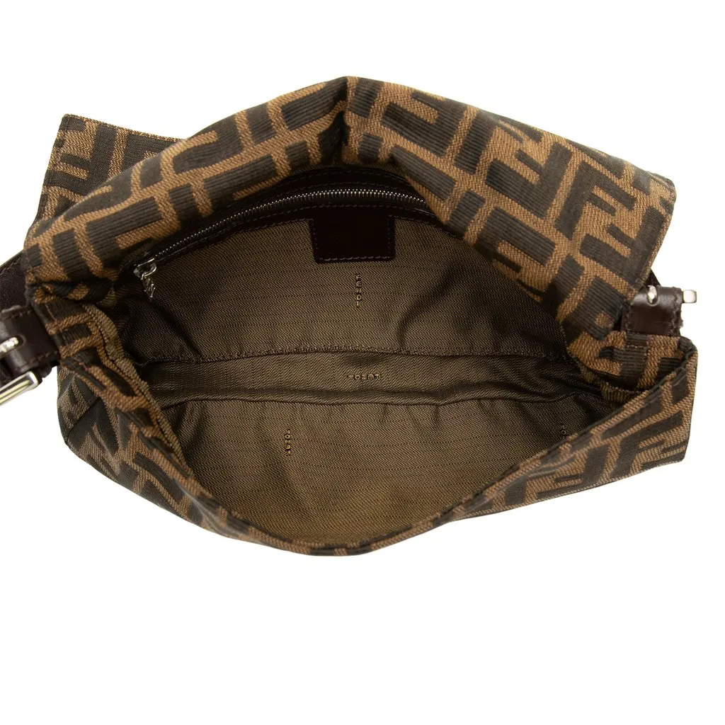 Fendi Zucca Canvas Baguette Brown Very good - Model View