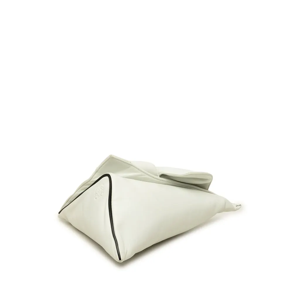 Loewe Calfskin Wedge Bow Triangular Clutch White Leather Very good - Inside View