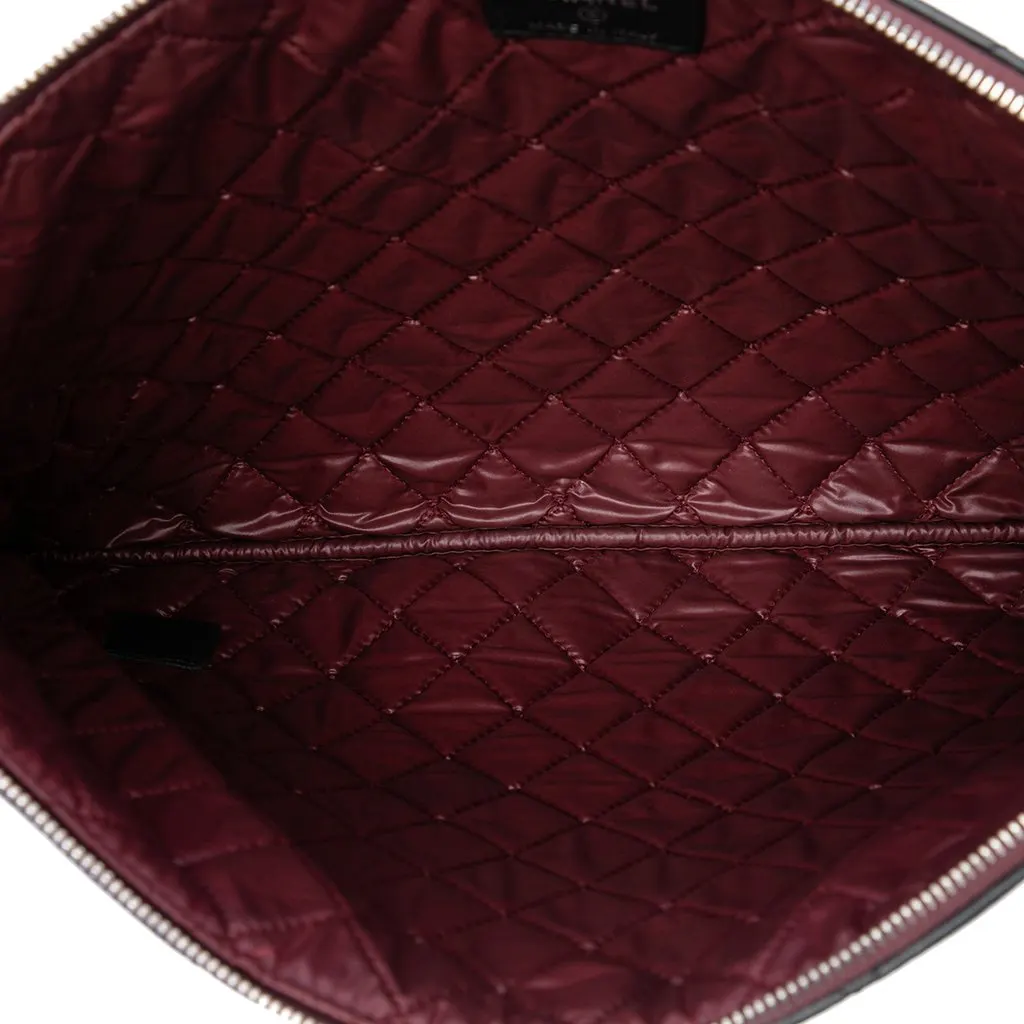 Chanel Large Quilted Lambskin O Case Clutch Black Leather Very good - Model View