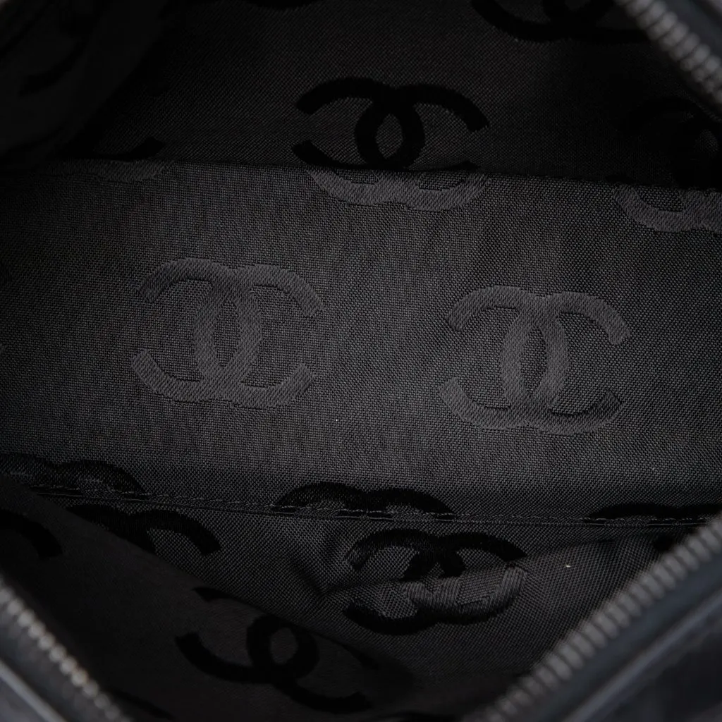 Chanel CC Chocolate Bar Jersey Handbag Black Cotton Very good - Model View