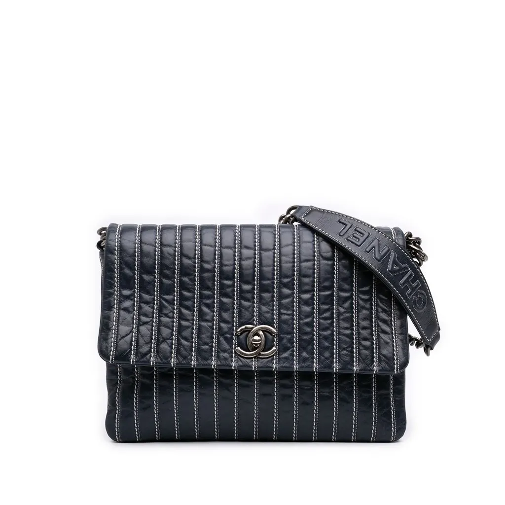 Chanel Large Vertical Quilted Lambskin Stitched Single Flap Blue Leather Very good - Front View