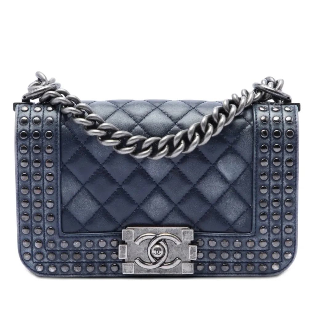 Chanel Paris Dallas Small Quilted Distressed Calfskin Studded Boy Flap Blue Leather Very good - Front View