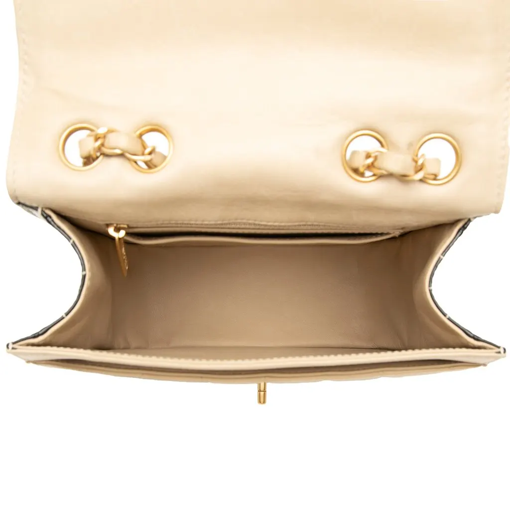 Chanel CC Bicolor Chocolate Bar Lambskin and Patent Square Flap Beige Leather Very good - Model View