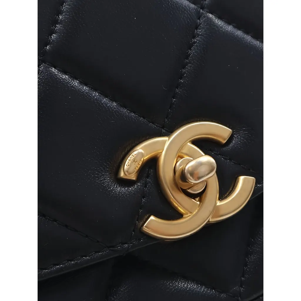 Chanel Small Quilted Lambskin CC Coin Flap Black Leather Very good - Model View