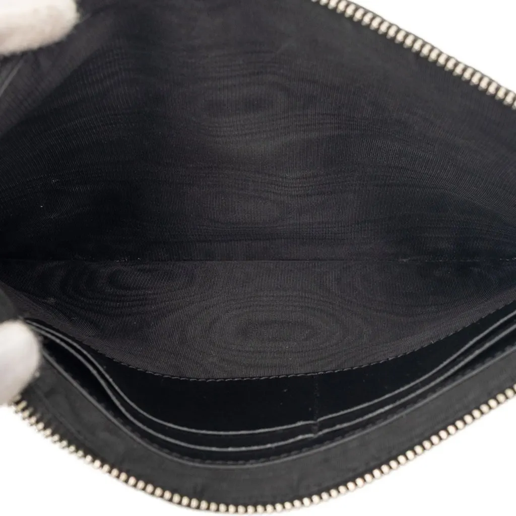 Gucci Microguccissima Clutch Black Leather Very good - Model View