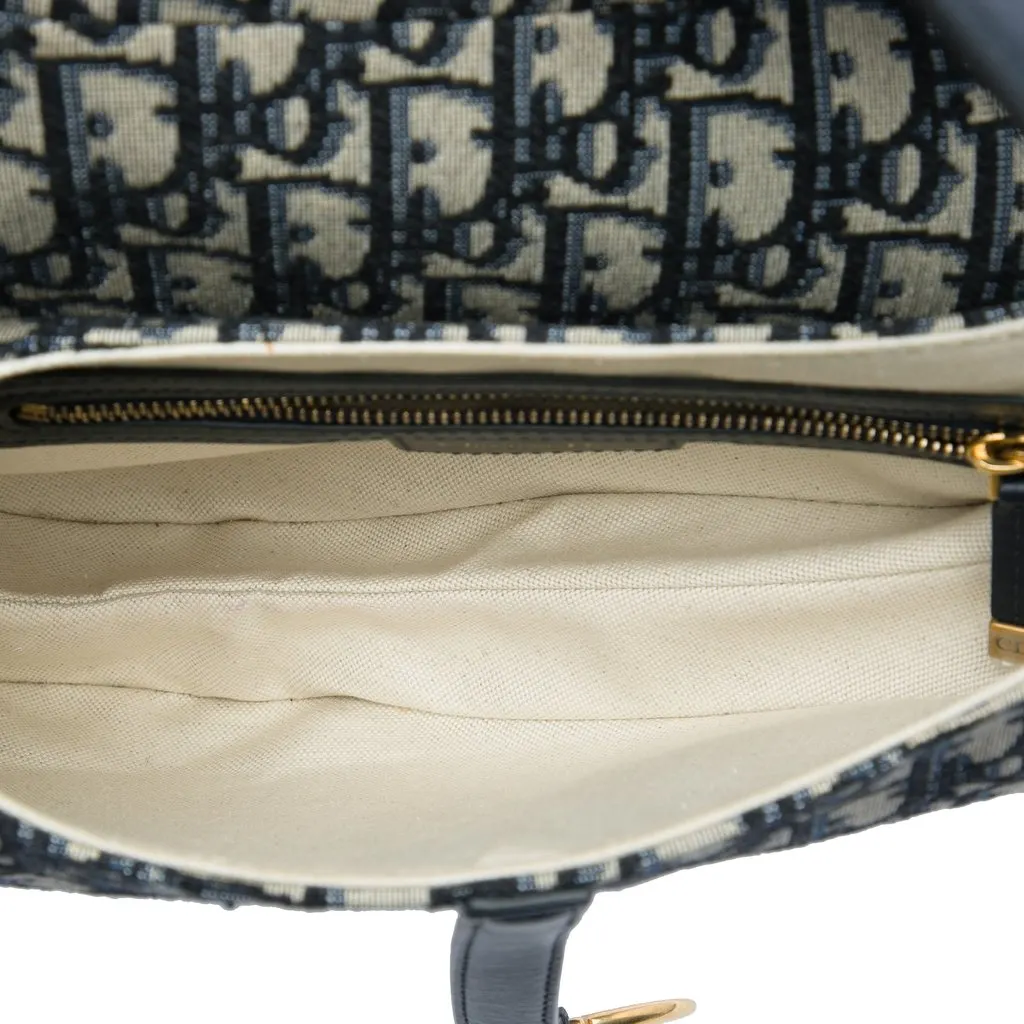 Dior Oblique Canvas Saddle Bag Blue Very good - Model View