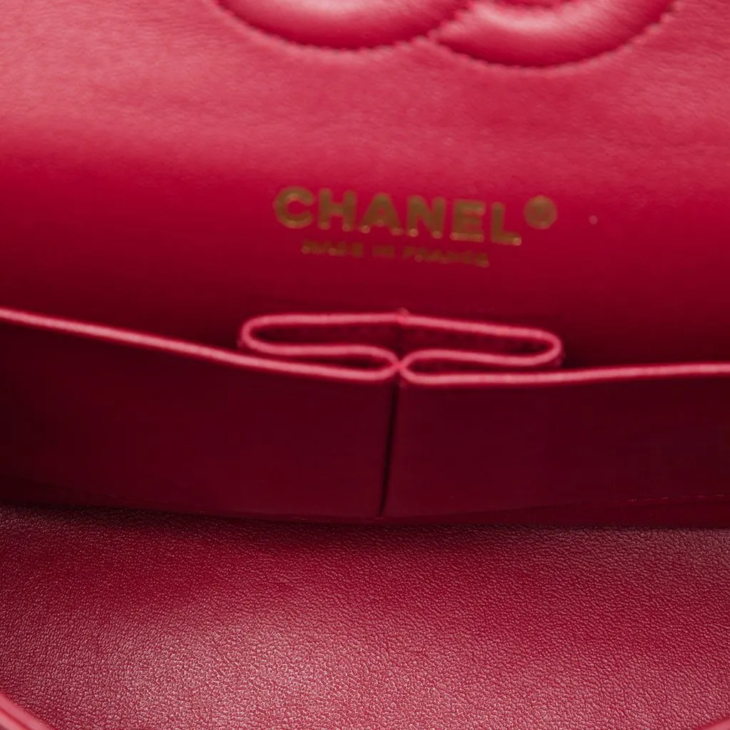 Chanel Medium Classic Chevron Lambskin Double Flap Red Leather Very good - Model View