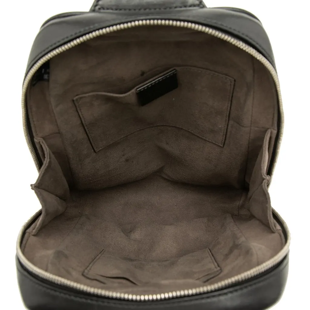 Gucci Guccissima Sling Backpack Black Leather Very good - Model View