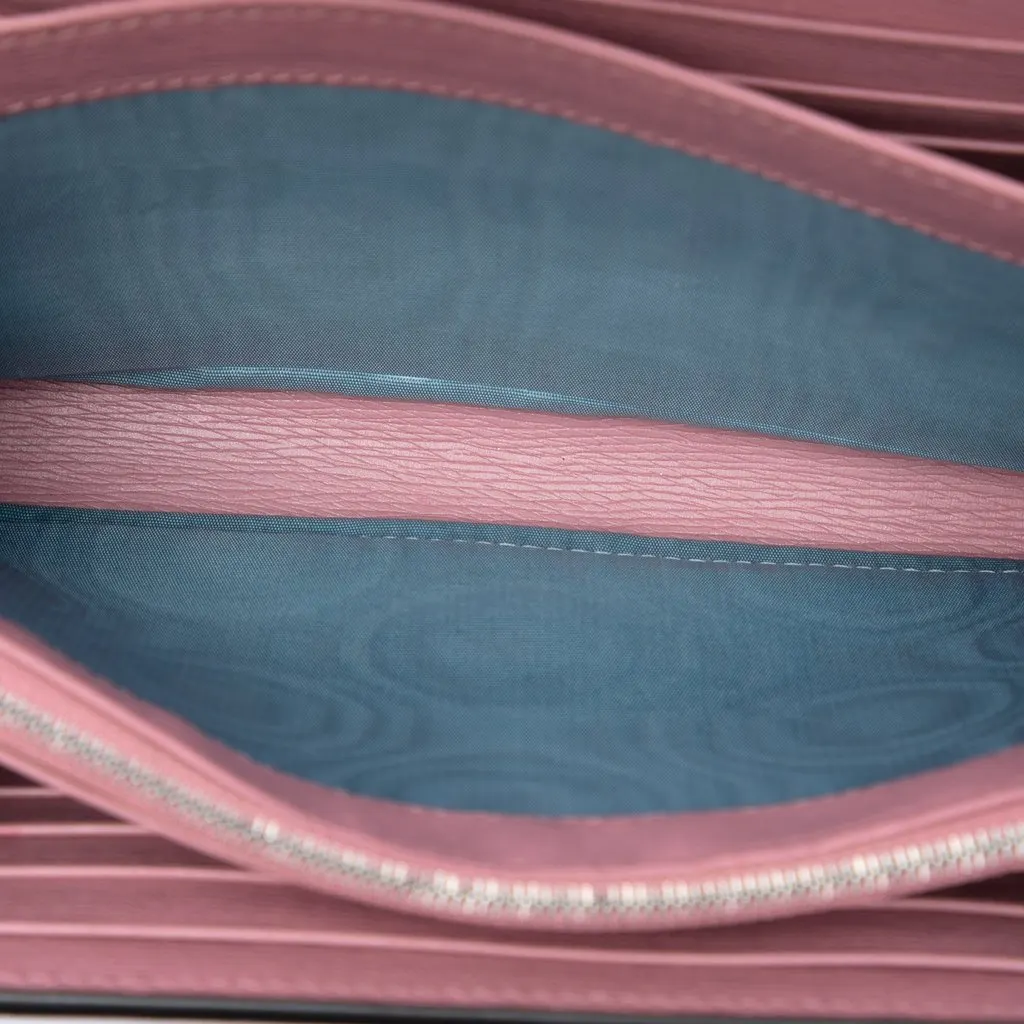 Gucci Calfskin Valentines Day Dionysus Wallet On Chain Pink Leather Very good - Model View