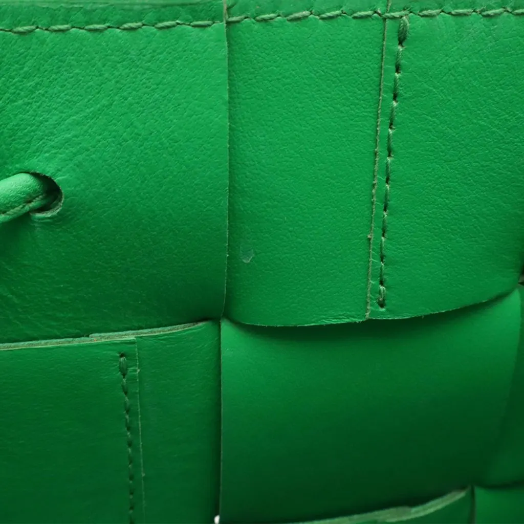 Bottega Veneta Small Nappa Maxi Intrecciato Cassette Bucket Bag Green Leather Very good - Model View