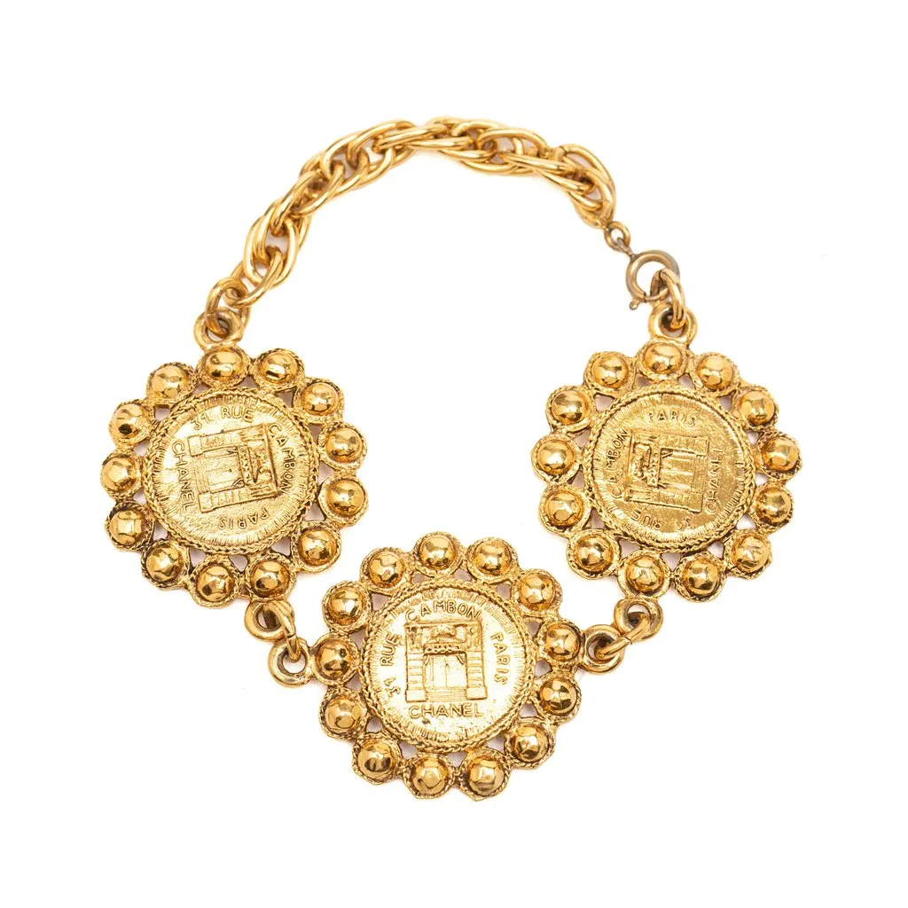 Chanel Gold Plated 31 Rue Cambon Medallion Link Bracelet Gold Metal Very good - Front View