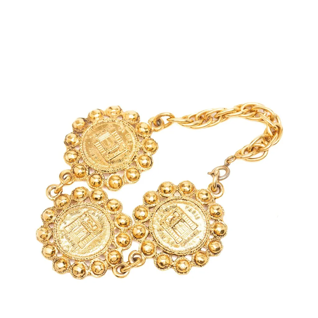 Chanel Gold Plated 31 Rue Cambon Medallion Link Bracelet Gold Metal Very good - Model View