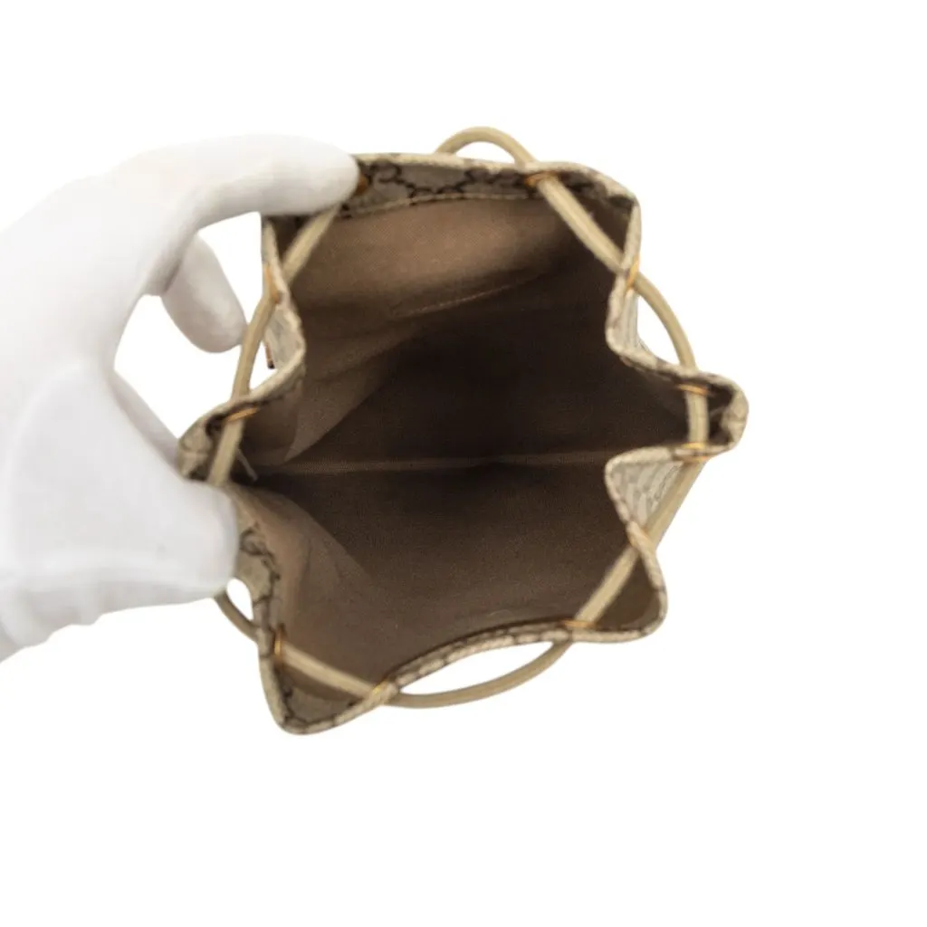 Gucci GG Supreme Drawstring Pouch Beige Very good - Model View