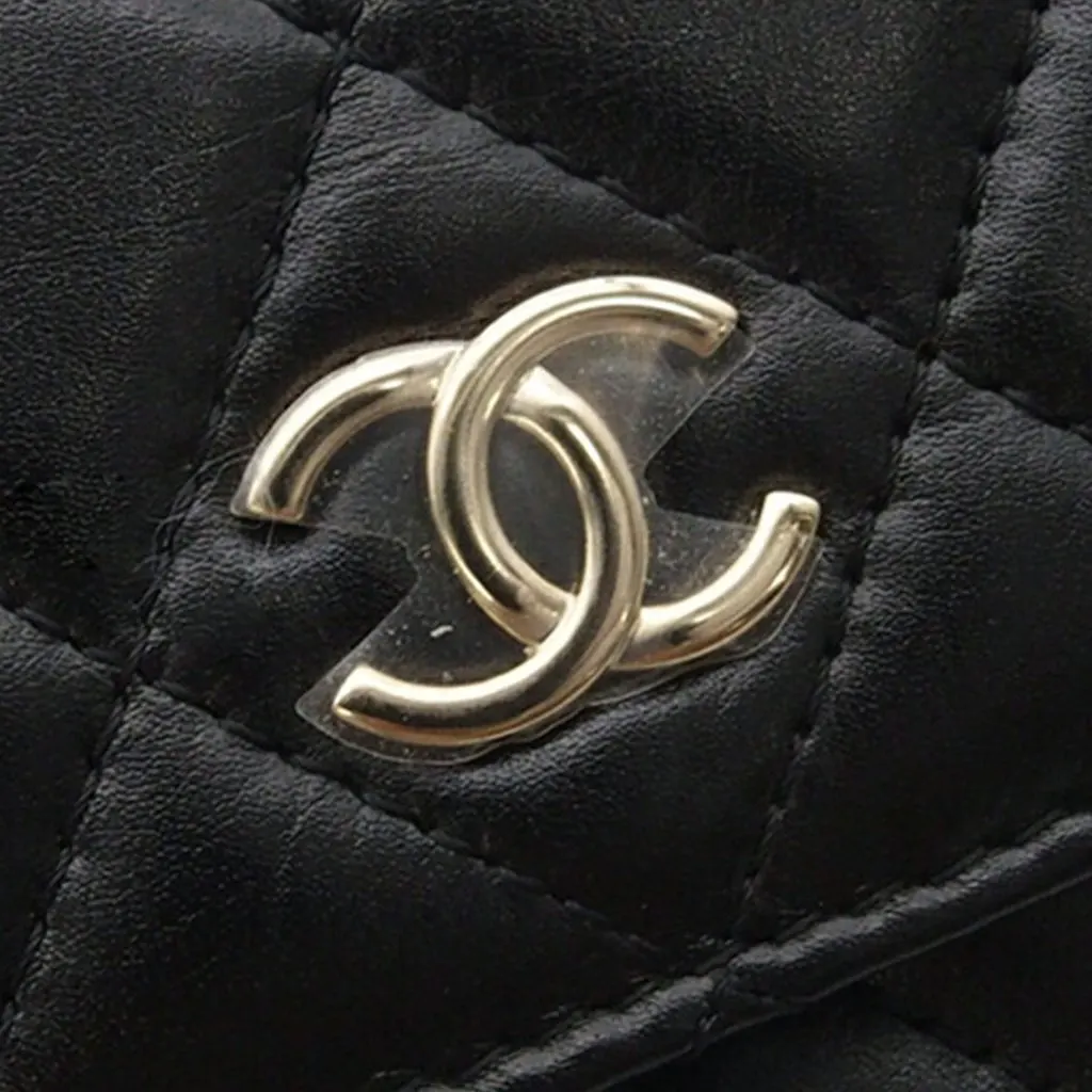 Chanel Quilted Calfskin Maxi Pearls Clutch With Chain Black Leather Very good - Box View